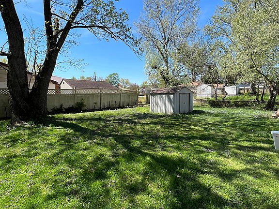 4th image of 5700 Tamarack Ln