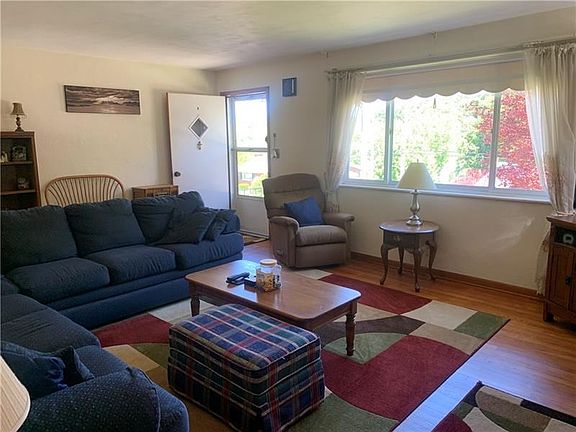 4th image of 146 McCabe Dr