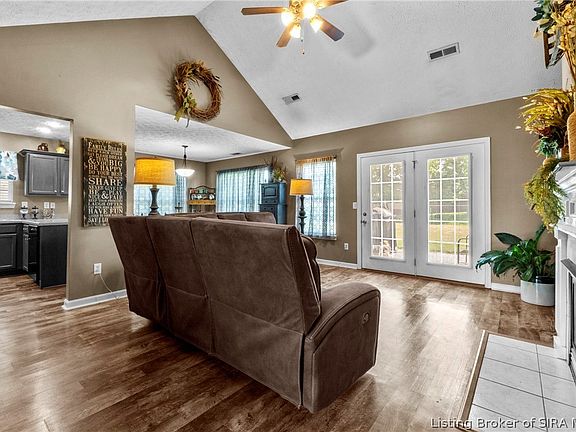 4th image of 4225 Silver Glade Trail