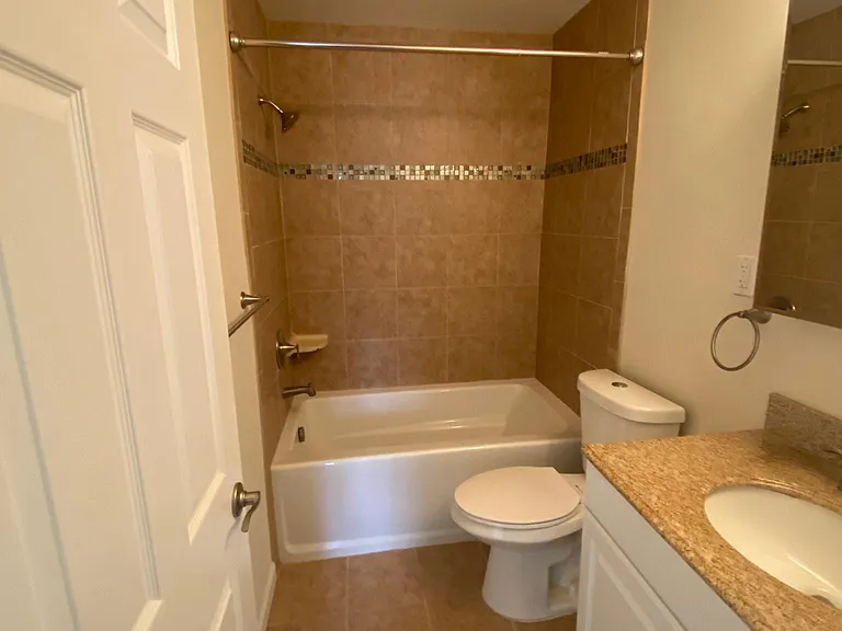 6915 Wilson Ln — Photo 9