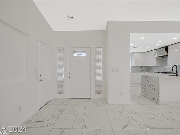 4th image of 544 Terrace Point Dr