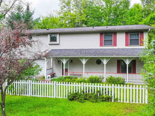 N2981 Otter Dr, Waupaca, WI 54981