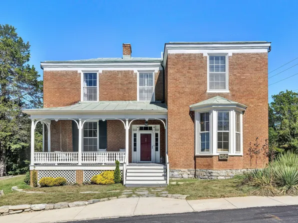 322 E Main St, Fincastle, VA 24090