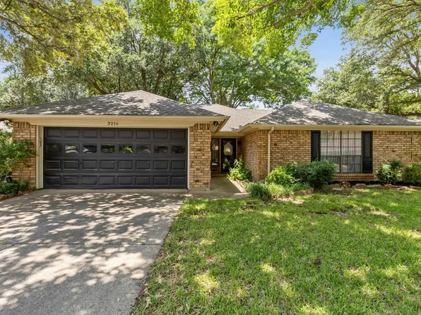 3216 Elkhart Ct, Arlington, TX 76016