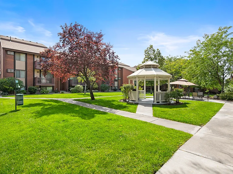 Garden Apartments — Photo 15
