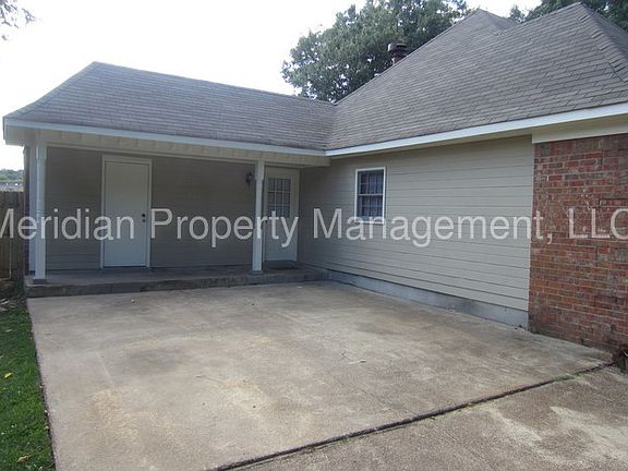 3rd image of 4045 Birch Glen Dr