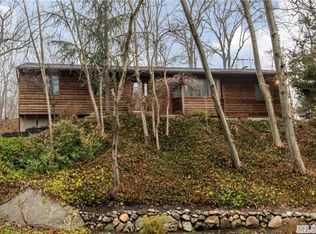 4 Tudor Ct, East Setauket, NY 11733