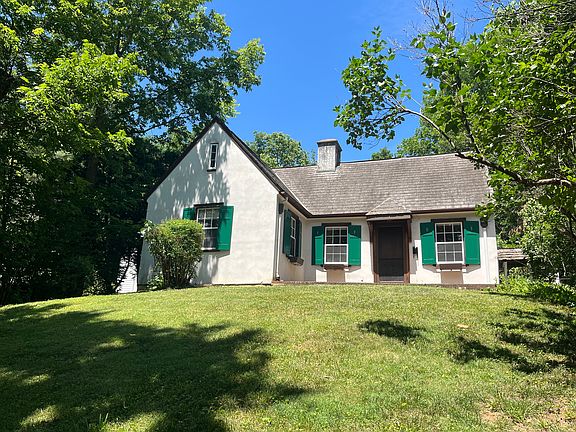 2nd image of 683 Sherwood Ln