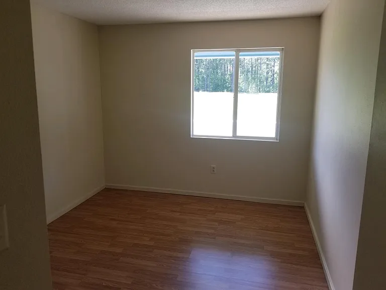 7046 N State Highway 123 — Photo 17