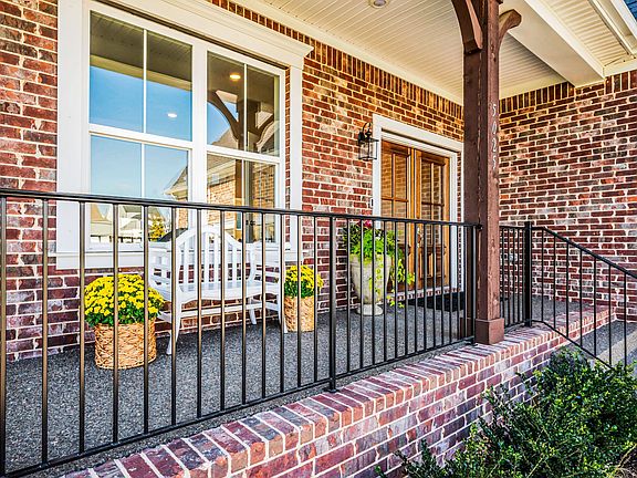 4th image of 5025 Evangeline Pl