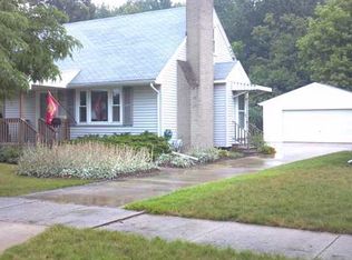 3220 Glasgow Dr, Lansing, MI