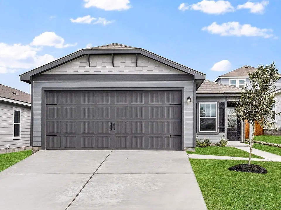 100 Captain Dooley Ln