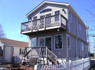 49 Namquid Dr, Warwick, RI 02888