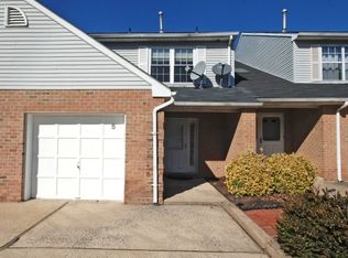 5 Lee Ct, Lebanon, NJ 08833