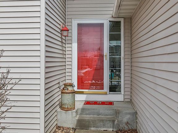 2nd image of 505 Deerwood Ct