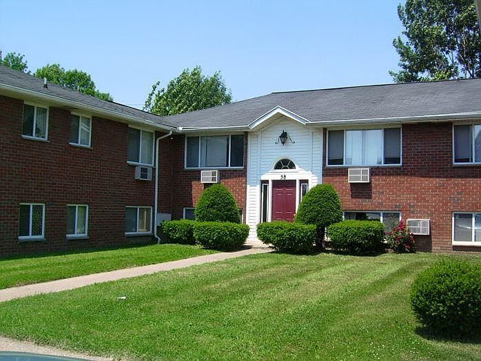 2nd image of 46 Poplar Garden Ln APT C