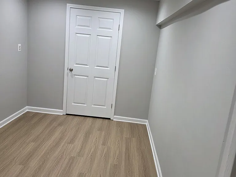 8587 Burlington Ct — Photo 24