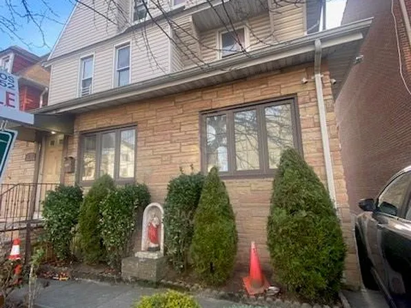 8749 17th Ave, Brooklyn, NY 11214