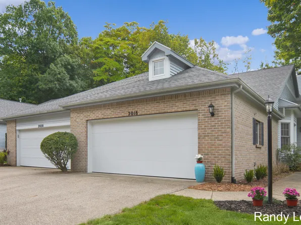 2018 S Cross Creek Dr SE, Grand Rapids, MI 49508
