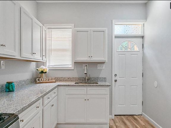 Beautiful countertops.
