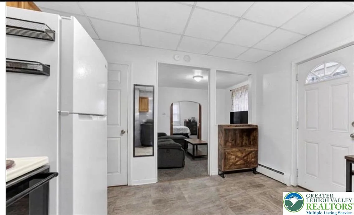 2 bed, 931 sqft, $2,100 — Photo 3