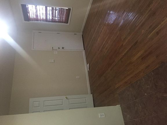 4th image of 110 Williams Ave APT 1