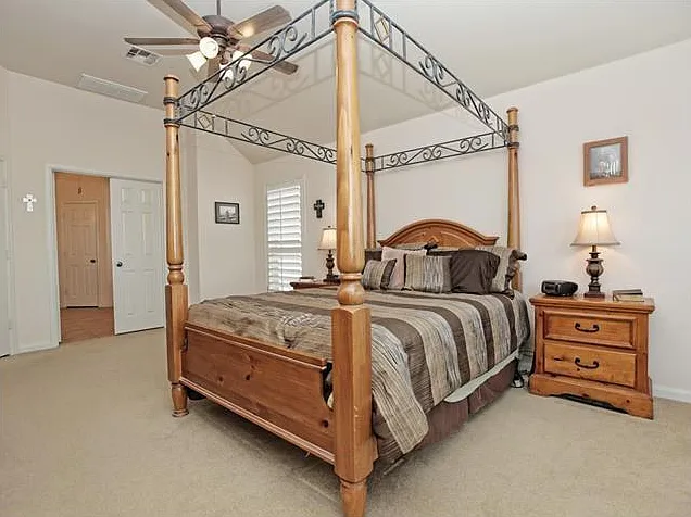 2660 Salorn Way — Photo 10