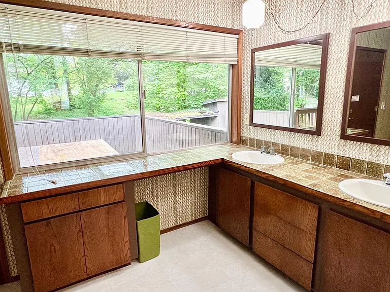 2215 S Castle Way — Photo 12