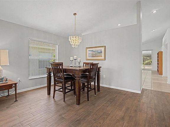 4th image of 1121 WINDING WILLOW DRIVE