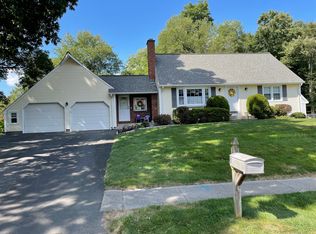 1 Brentwood Dr, Enfield, CT 06082