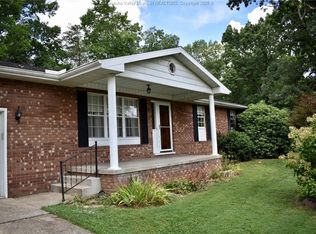 146 Oakwood Rd, Culloden, WV 25510