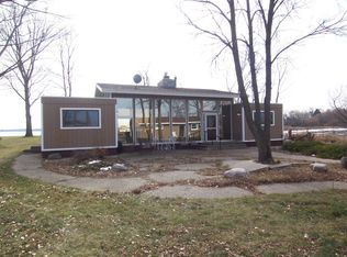 120 N Lake Hendricks Dr, Hendricks, MN 56136