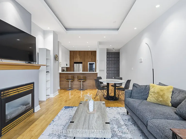 8 Wellesley St E #802 — Photo 13