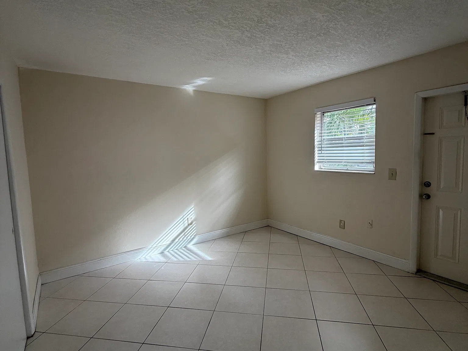 340 - Hemingway At Wilton Manors LLC - 3-612 — Photo 2
