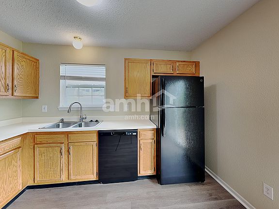3rd image of 1911 Farm Meadow Dr