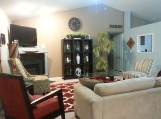 204 Riversedge Dr #8, Saline, MI 48176