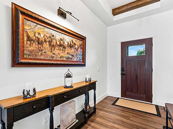 5th image of 40 S Viceroy Cres