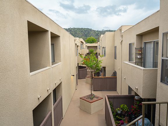 5th image of 2345 Merton Ave #1B-1Ba-450Sqft