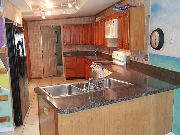 4th image of 1326 Normandy Cir S