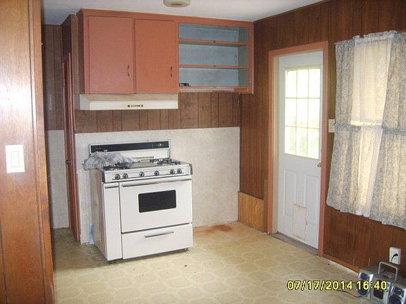 3rd image of 1803 E Crestwood Dr