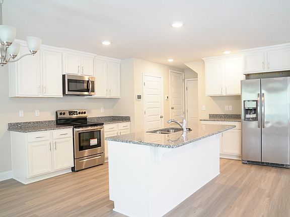 4th image of 5265 Overland Dr