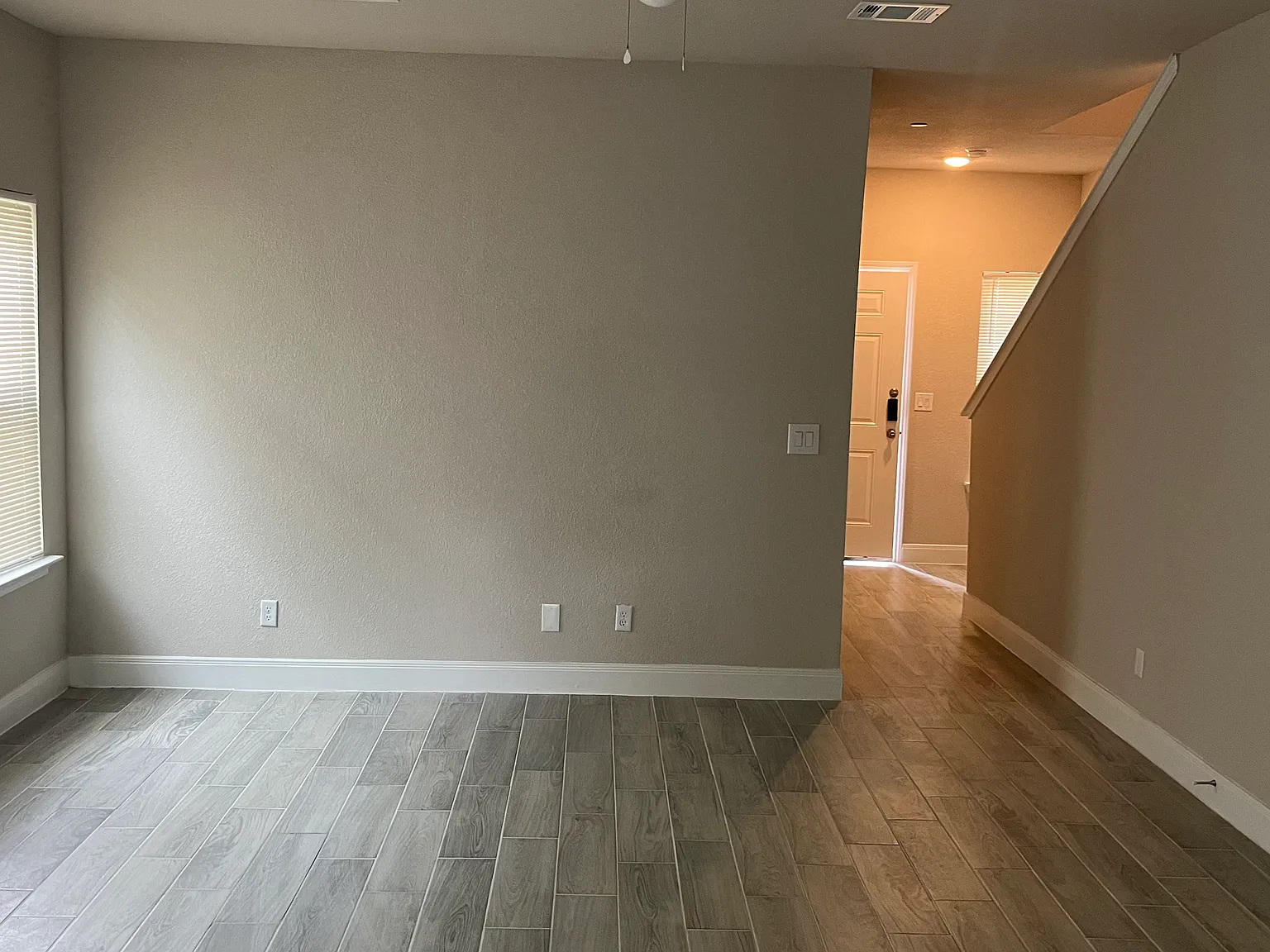 3 bed, 2.5 bath, 1331 sqft, $1,595 — Photo 3