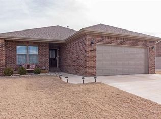 1899 N Midland Knoll Ct, Siloam Springs, AR 72761