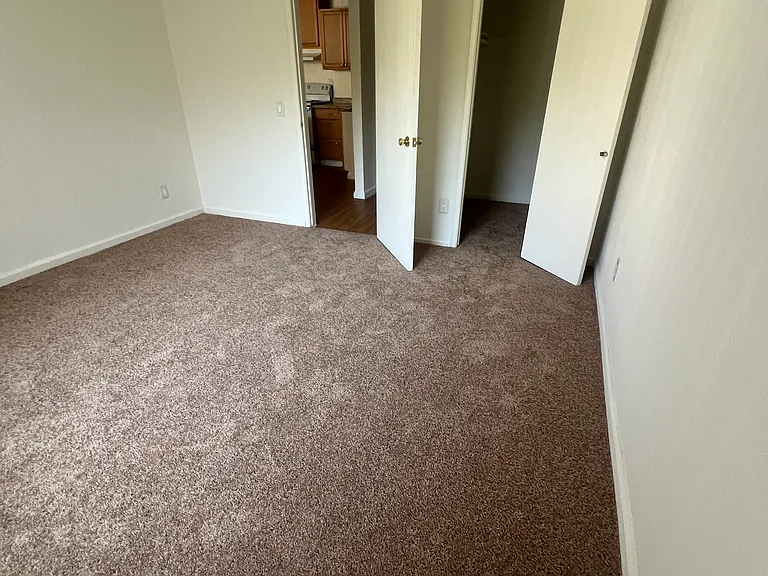 Lennox Lanai Apartments — Photo 17