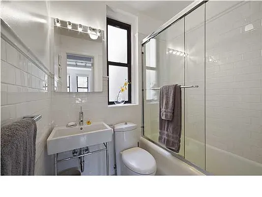 Sold by Realmart Realty LLC | media 5