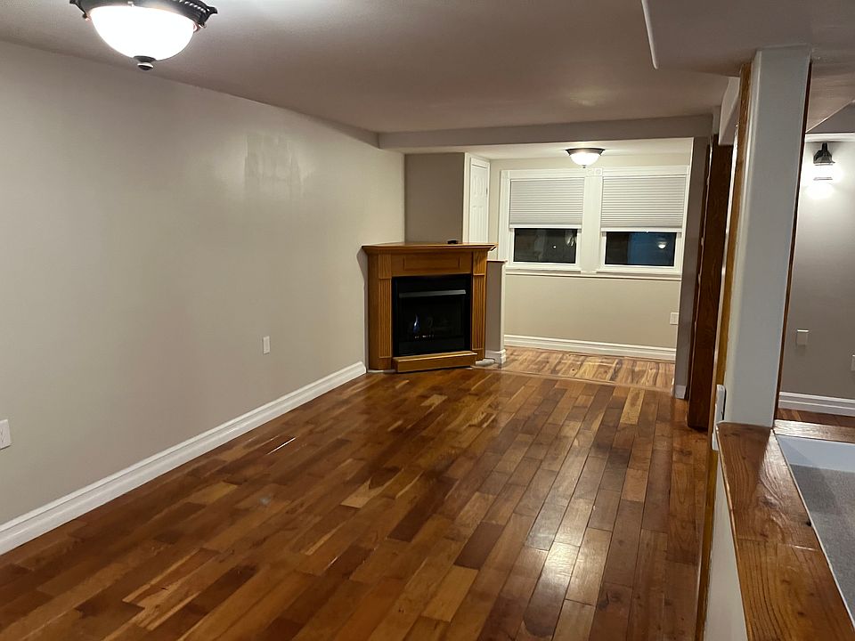 dining room to front entrance