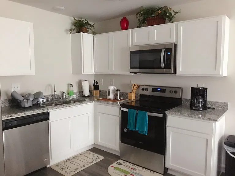 107 Whitespruce Dr — Photo 3