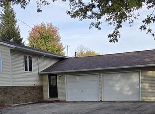 208 2nd St SW, Grand Meadow, MN 55936
