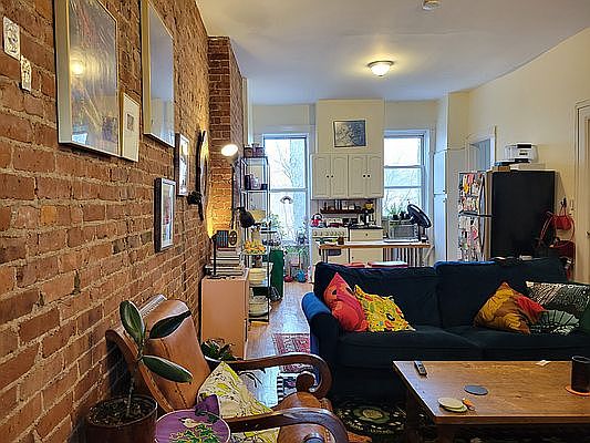 4th image of 231 Court St #1
