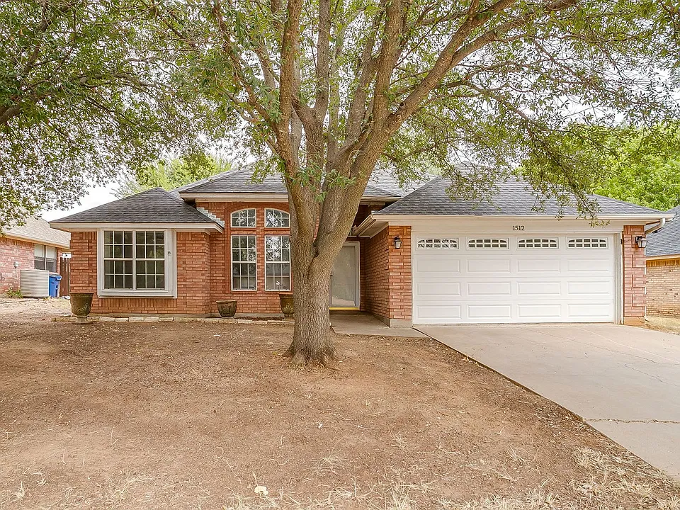 1512 Clover Ln